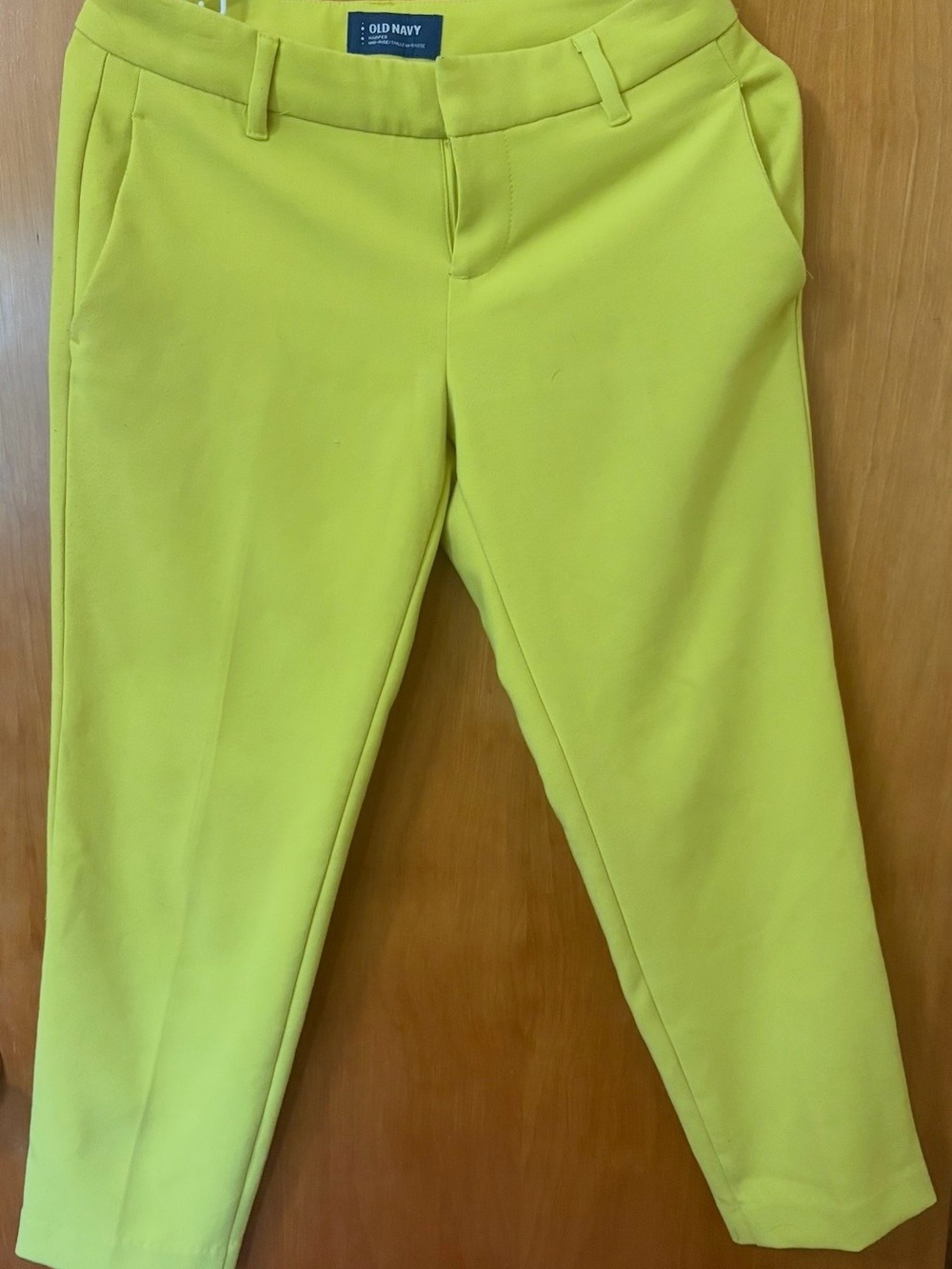 NWT Old Navy Harper Chartreuse Reg. Crop Chinos | Size 0 - Picture 2 of 8